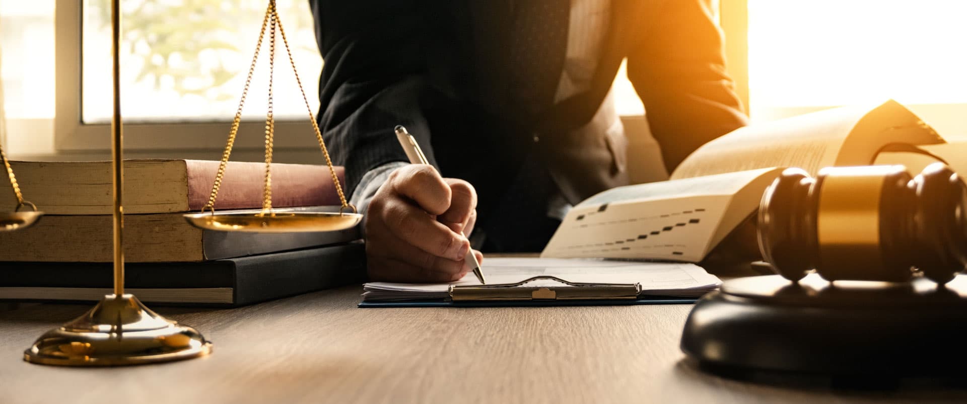 ¿Tienes un procedimiento judicial en Santiago o A Coruña?